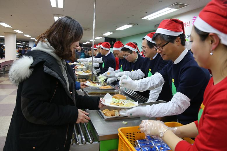  우리대학, 7년째 기말야식 행사 개최